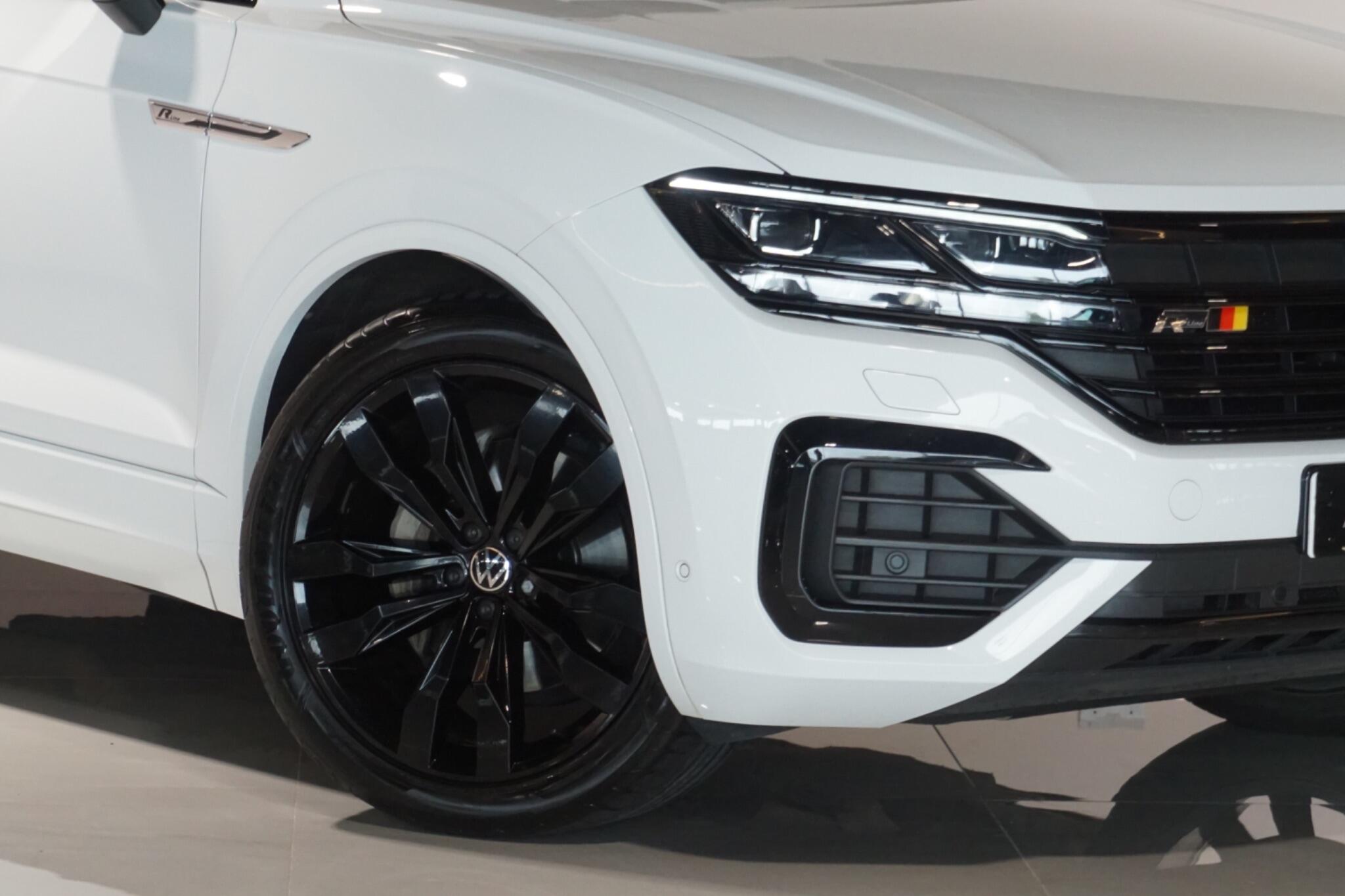 Volkswagen Touareg 3.0 TDI V6 Black Edition SUV 5dr Diesel Tiptronic 4Motion Euro 6 (s/s) (231 ps)